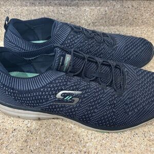 Skechers Women’s Size 11 Navy Knit Sneakers